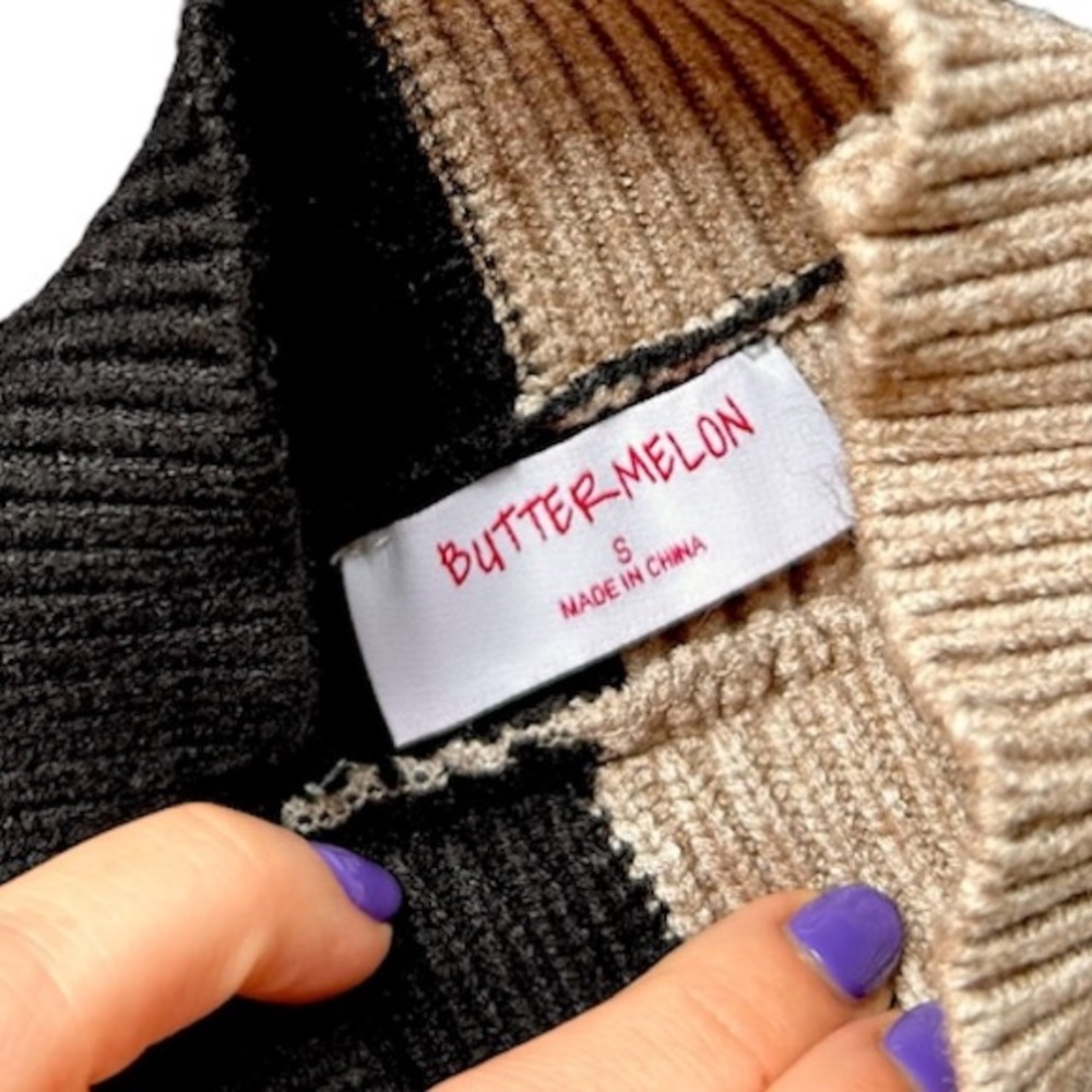 Buttermelon Color Block Mock Turtleneck Sweater, Black and Oat, Sz. S - Picture 8 of 10